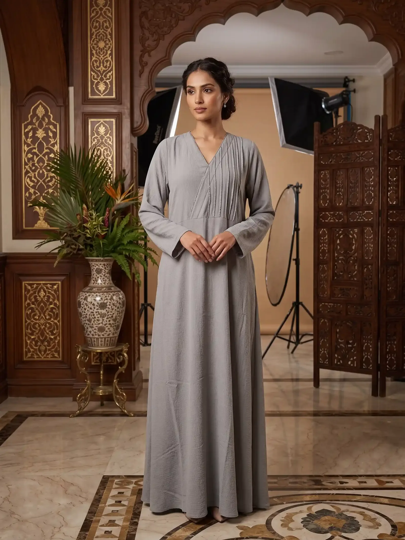 ash abaya – Zen V-Neck